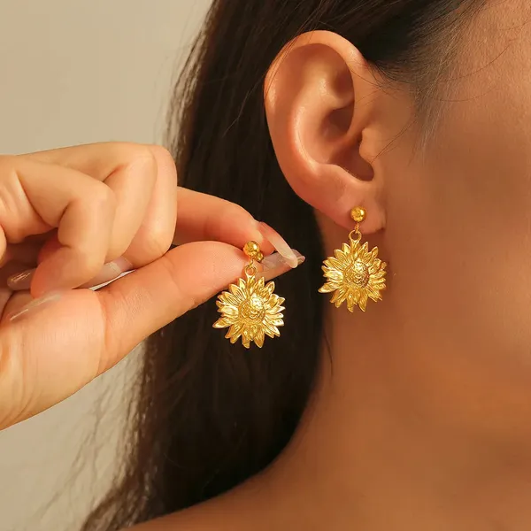 Gold_Sunflower_Earrings_For_Women